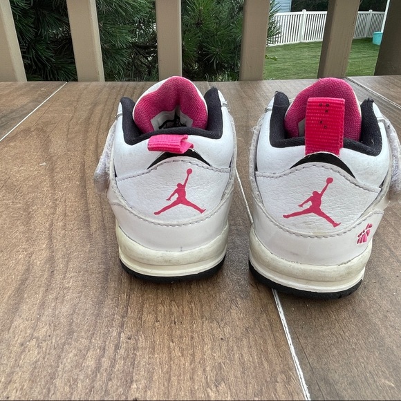 Nike Toddler Infant Size 5C Air Jordan Retro Basketball White Pink Shoes - Picture 4 of 5
